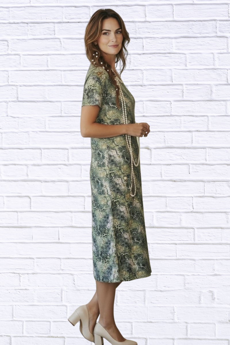 Jenneke Palm Leaf Shift Dress - Palm Green Leafs Printed on a white Ba Jenneke Palm Leaf Shift Dress - Palm Green Leafs Printed on a white Ba