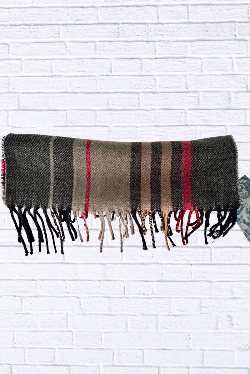 Chic Plaid Scarf – Cozy, Trendy, and Timeless Style