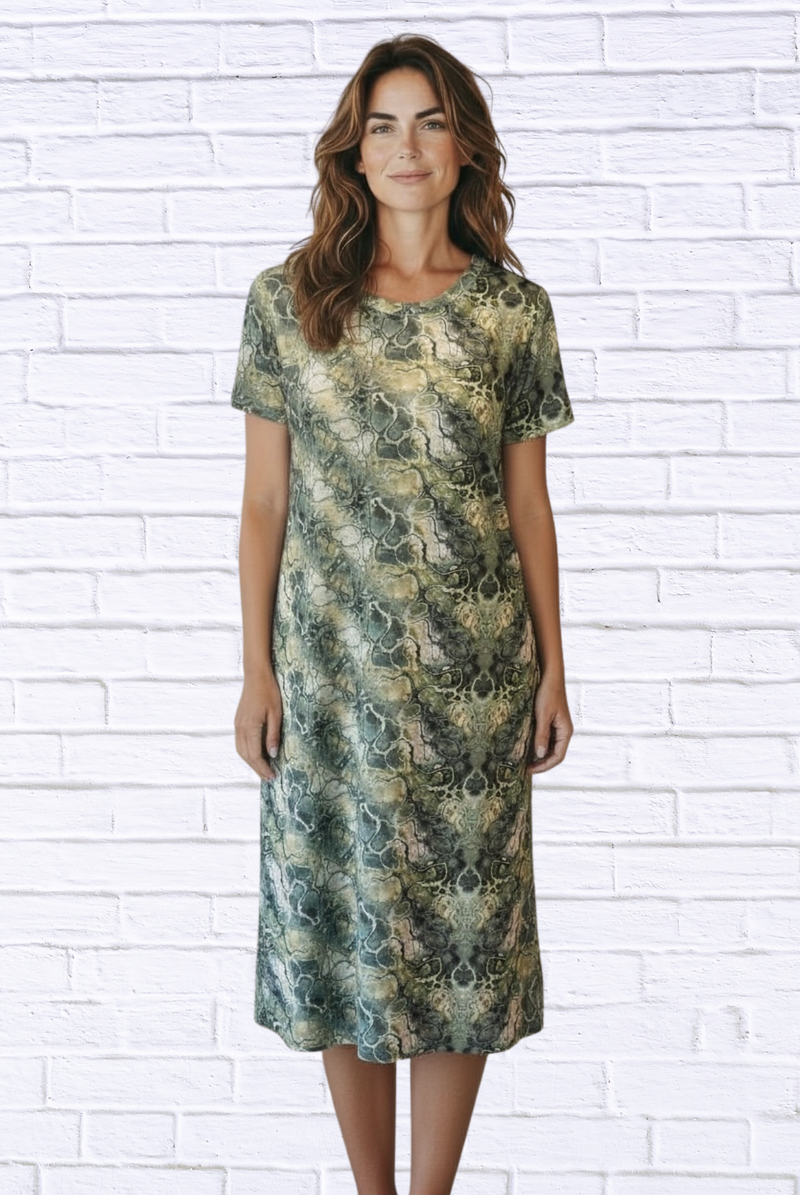 Jenneke Palm Leaf Shift Dress - Palm Green Leafs Printed on a white Ba Jenneke Palm Leaf Shift Dress - Palm Green Leafs Printed on a white Ba